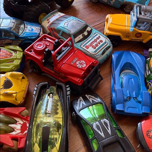 (36) Hot Wheel Cars Random Assorted Lot Bundle Set Toys - Picture 5 of 5